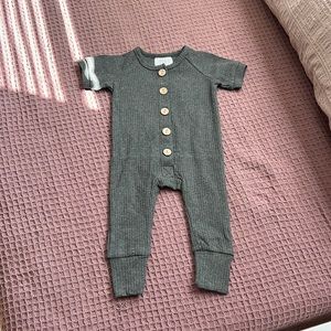 NWOT Mebie Baby Organic Romper